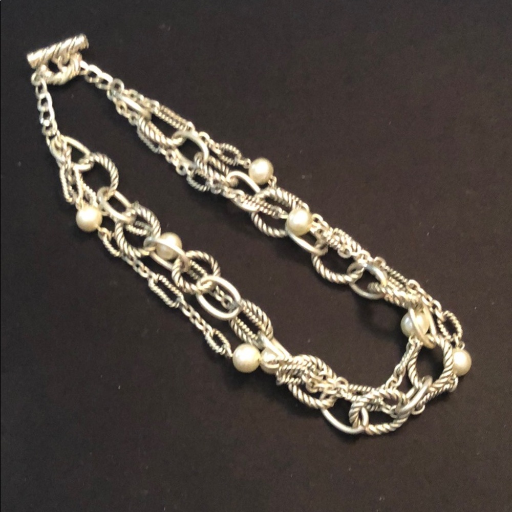 16 inch silver and pearl multi stand neckless